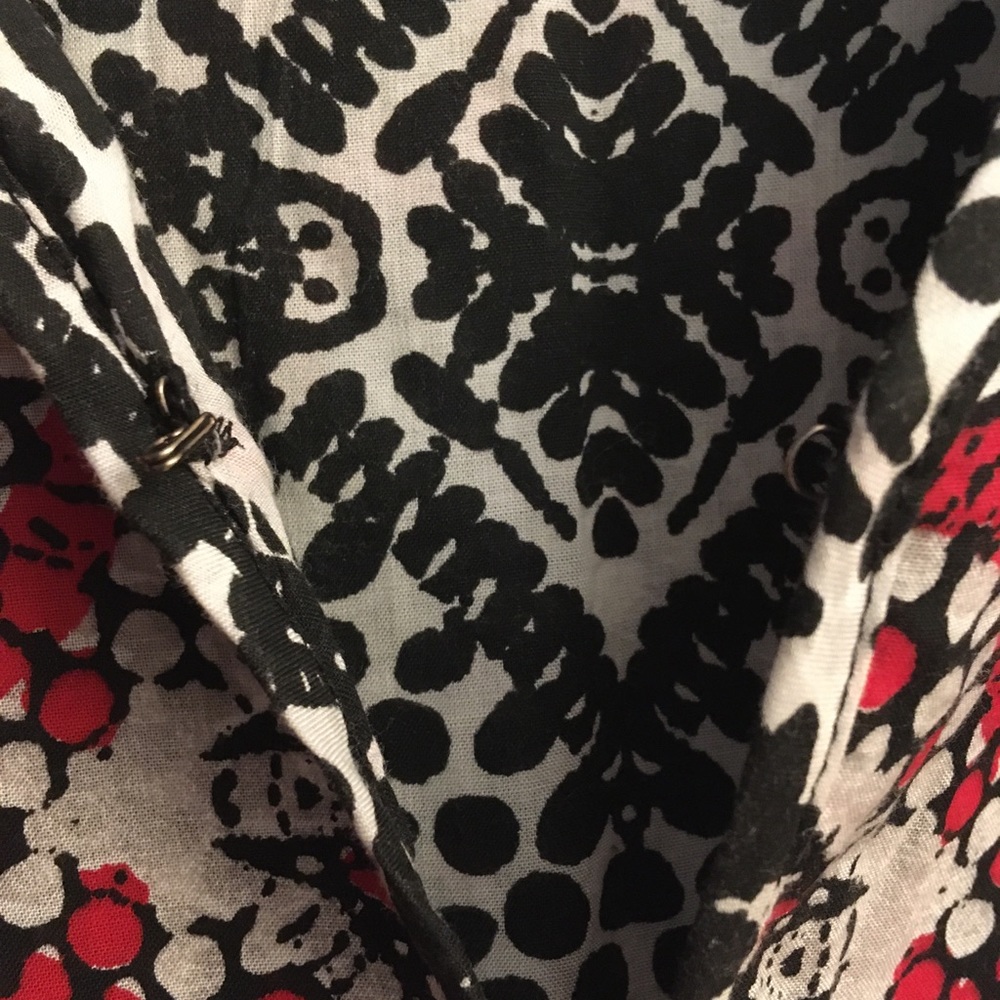NEW!! Volcom Reversible Top - Picture 5 of 7